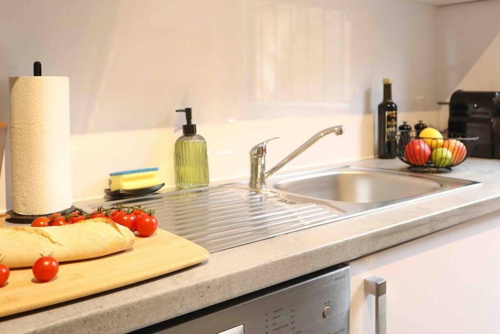 Charming, Modern & Spacious Apartment เวียนนา ภายนอก รูปภาพ