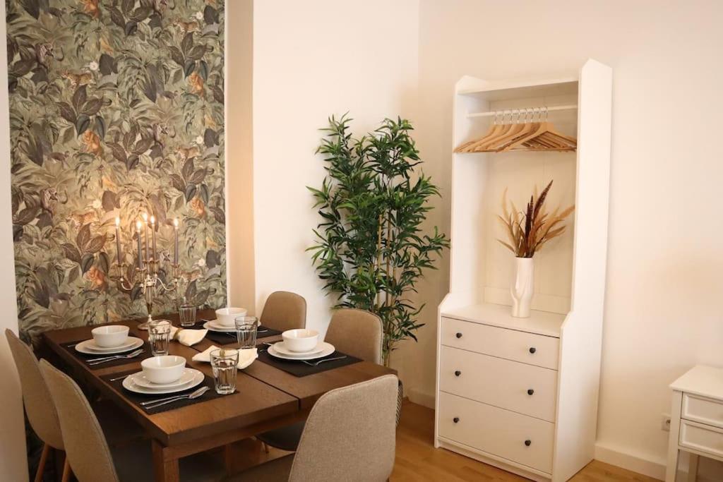 Charming, Modern & Spacious Apartment เวียนนา ภายนอก รูปภาพ